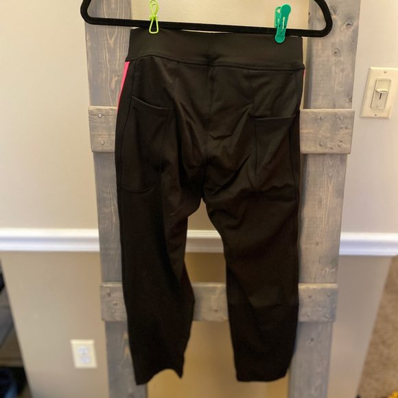 NWT Striped Black Crop Leggings - Picture 3 of 6